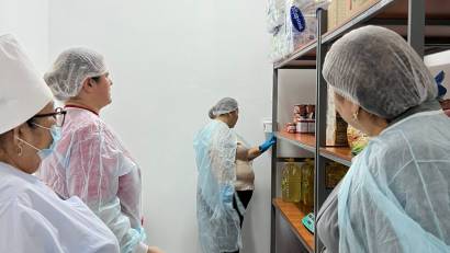 Аудандық комиссияның асхана тексеру барысынан үзінді